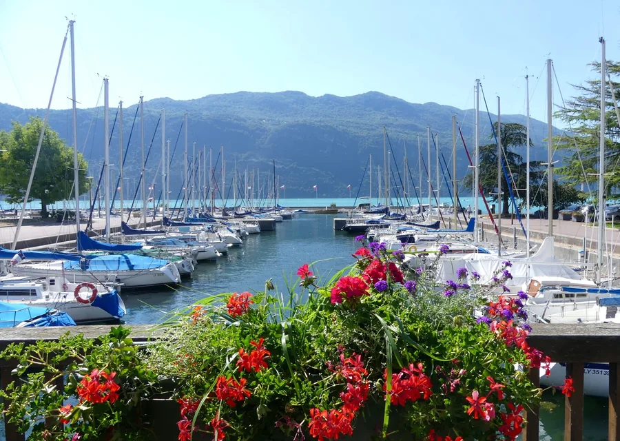 Le Grand Port fleuri d'Aix-les-Bains