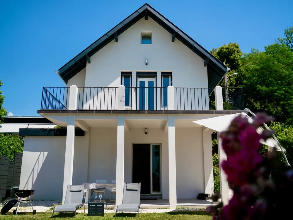 Façade et entrée de la Villa Sonatine